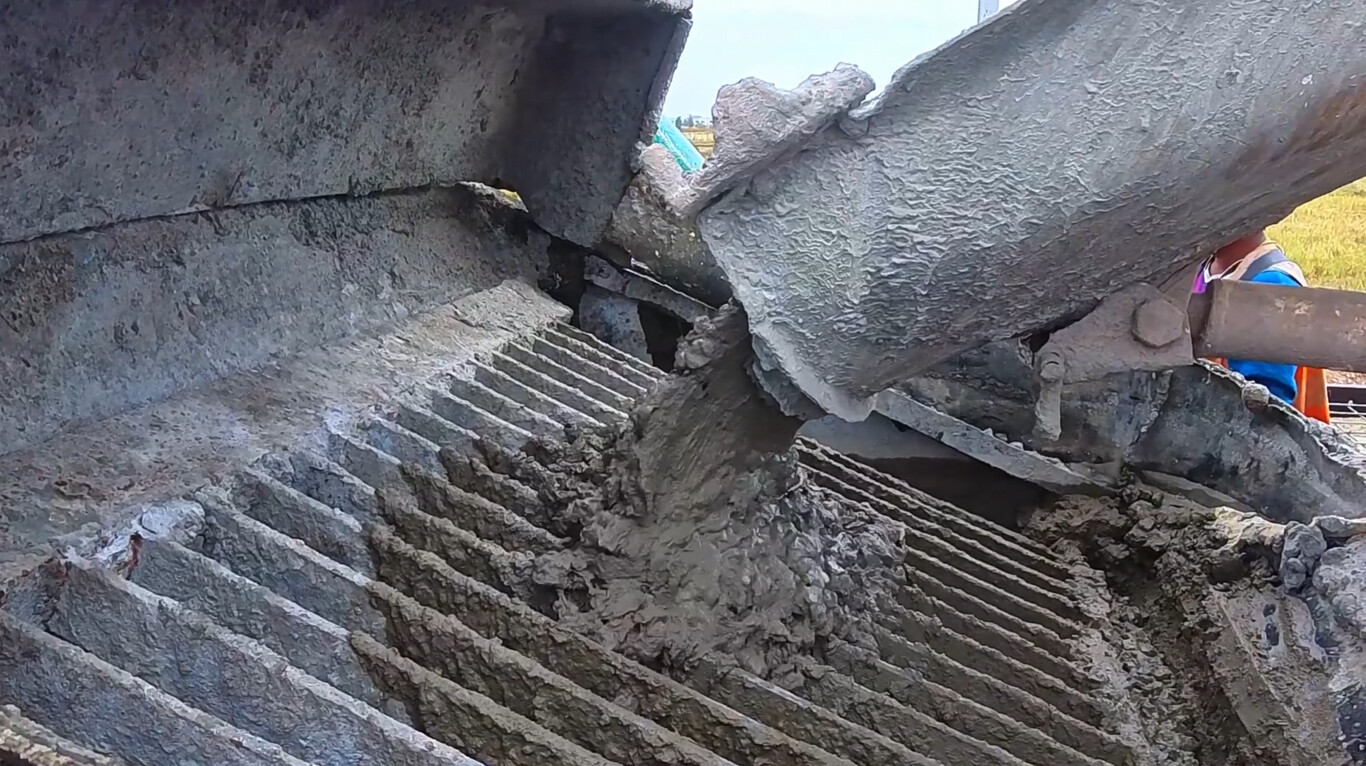 Concrete Repair & Replacement service - professional concrete contractor in Lakewood Park, FL